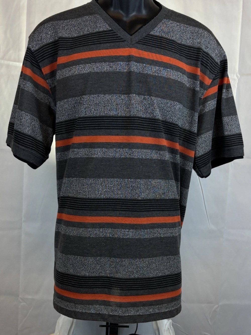 Denim & Rivets Men's V-Neck Gray Red Black Multi Color Stripe Shirt Size XL